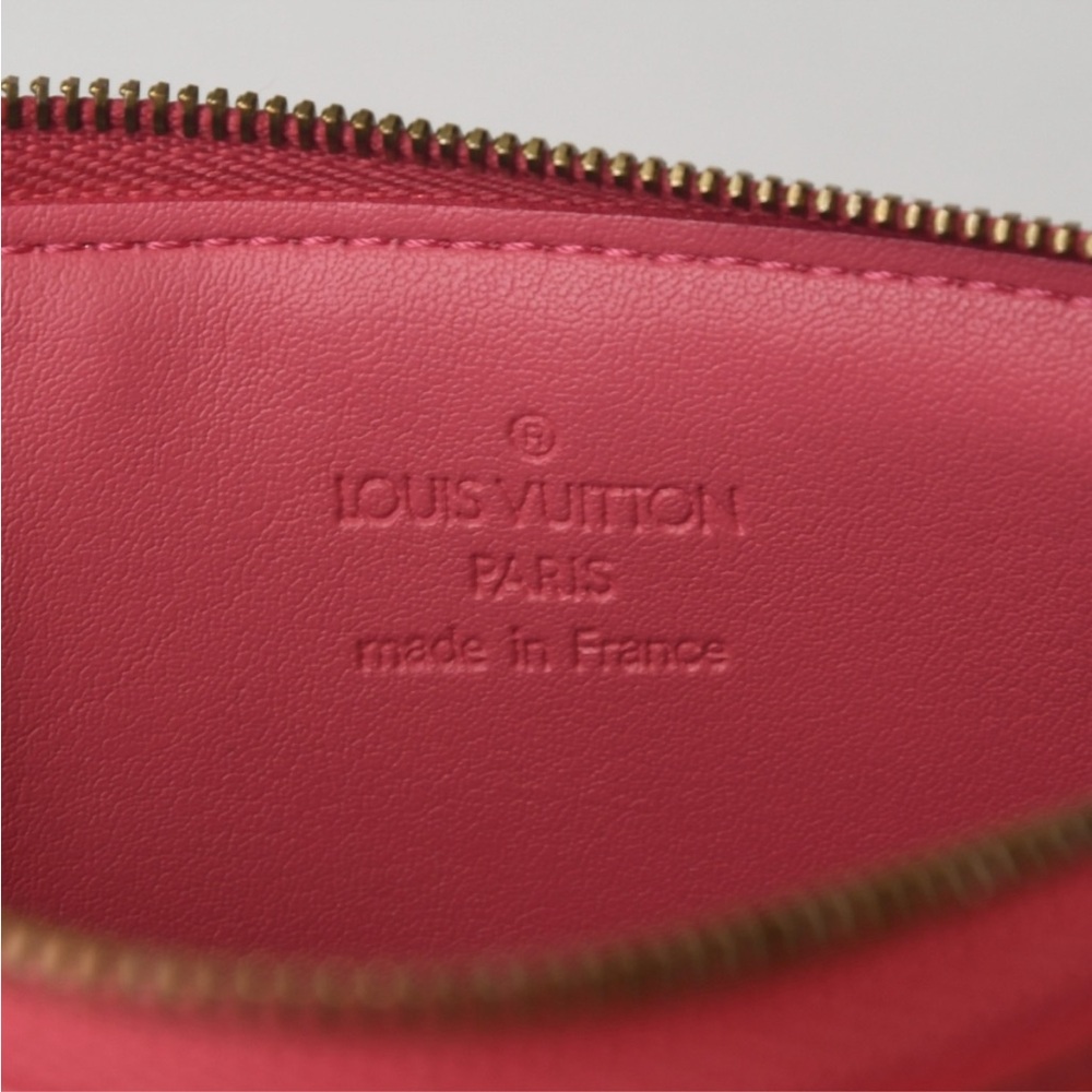 ❌SOLD❌ Authentic {Louis Vuitton} Lexington Pochette - Picture 8 of 15